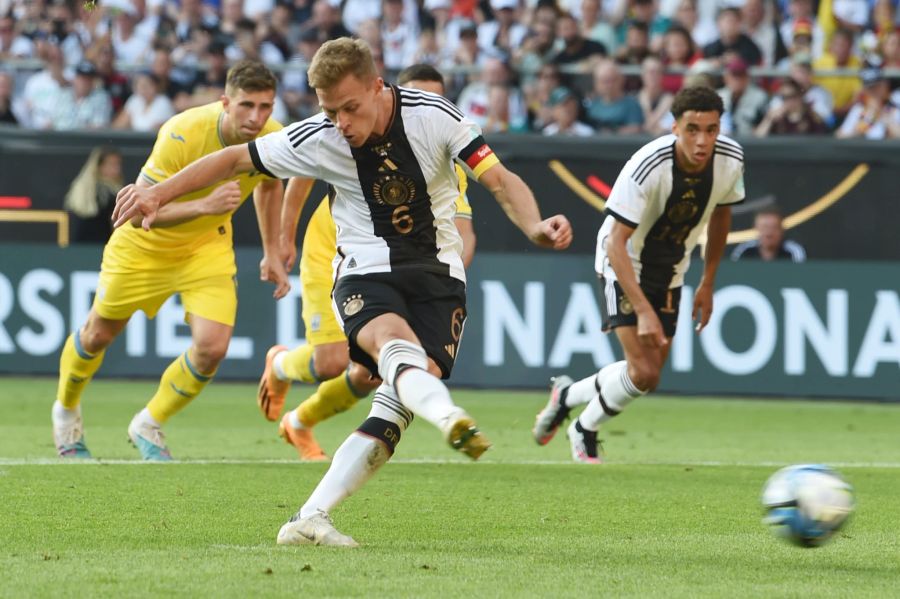 Joshua Kimmich rettet der DFB-Elf mit einem Last-Minute-Penalty das Remis.