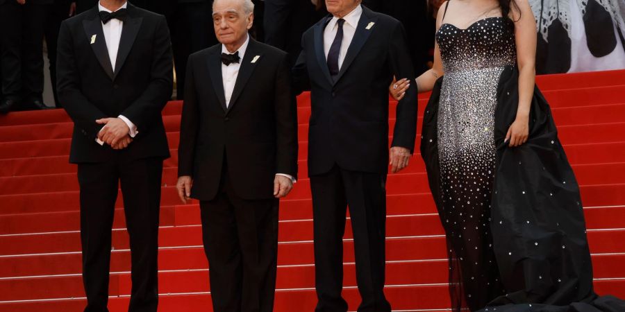 Leonardo DiCaprio (l-r), Martin Scorsese, Robert De Niro und Cara Jade Myers stellen ihren Film «Killers of the Flower Moon» in Cannes vor.