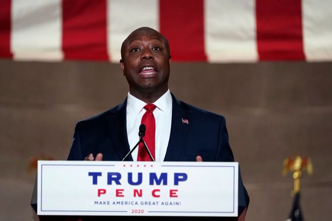 Tim Scott während des Republikanischen Parteitages vor den Präsidentschaftswahlen 2020, als Donald Trump für die Wiederwahl kandidierte. 2024 will Scott selbst für das Amt antreten. desantis