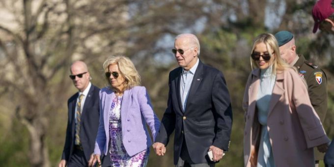 US-Präsident Joe Biden und Jill Biden kehren vom Camp David zurück ins Weisse Haus in Washington. (9.4.2023) joe biden usa