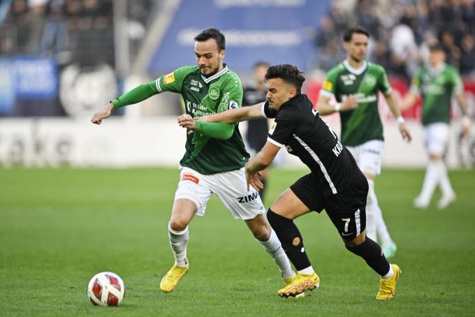 Jérémy Guillemenot (l.) vom FC St.Gallen im Duell mit dem FCZler Bledian Krasniqi. FC St.Gallen