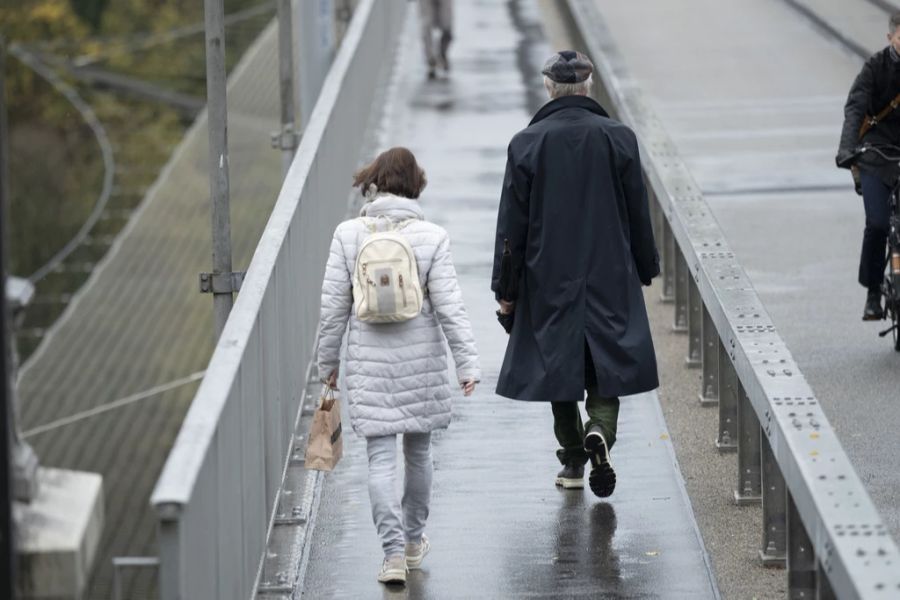 Bis am Donnerstag bleibt es in der Schweiz nass und kalt. Pünktlich zum Auffahrtswochenende bessert sich das Wetter.