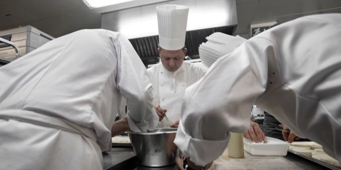 Gastro-Präsi - «In Zürcher Küchen arbeitet keiner unter 4000 Franken!»