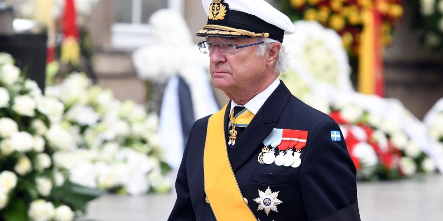 Schwedens König Carl XVI. Gustaf will gemeinsam mit seiner Tochter zur Krönung des britischen Monarchen Charles III. reisen.