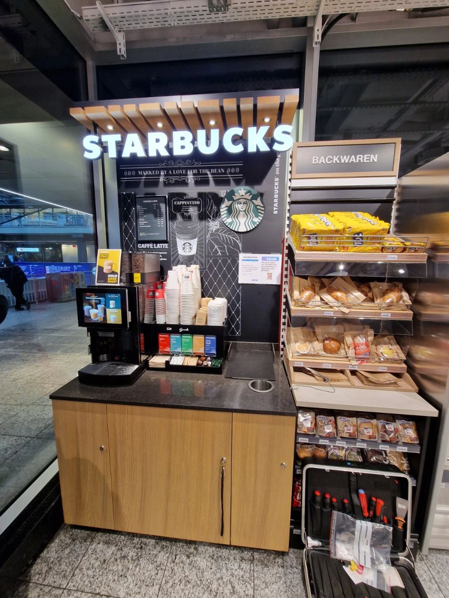 Beispielsweis etwa für einen Starbucks-Kaffee.