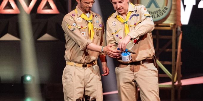 Joko Winterscheidt (l.) und Olli Schulz in «Wer stiehlt Olli Schulz die Show?». Joko Winterscheidt (l.) und Olli Schulz in «Wer stiehlt Olli Schulz die Show?».