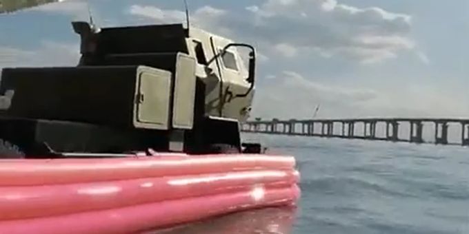Wegen Krim-Brücke - Ukraine trollt Russland mit pinkem Gummiboot