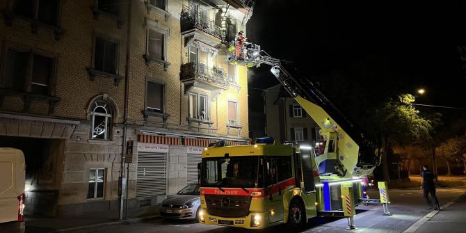 Einsatzkräfte bei den Löscharbeiten