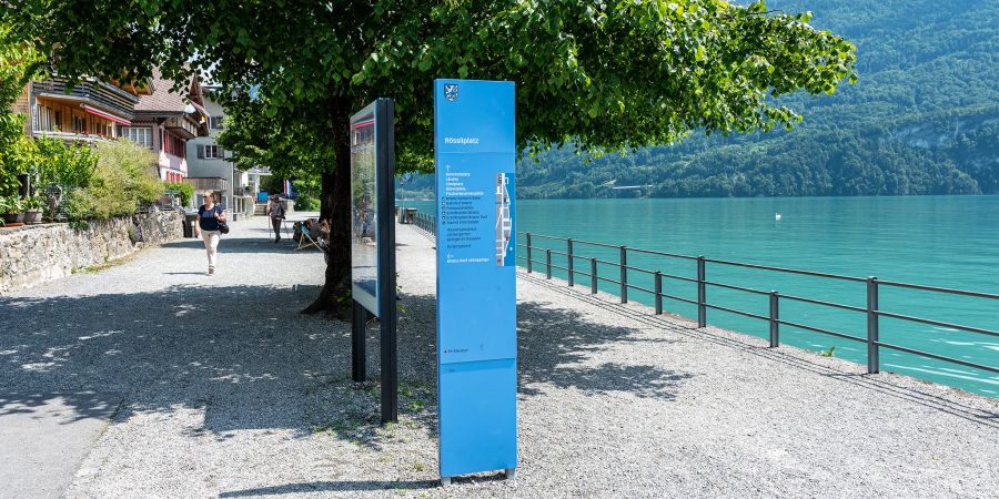 Die Uferpromenade am Brienzersee beim Rössliplatz. - Kanton Bern