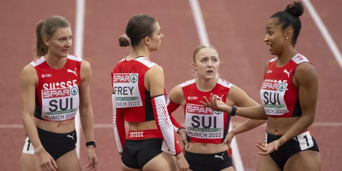 Ajla Del Ponte, Géraldine Frey, Melissa Gutschmidt und Salomé Kora (v.l.) bleiben im Halbfinal der 4-Mal-100-Meter-Staffel hängen. 4-Mal-100-Meter-Staffel