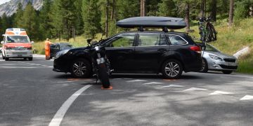 Pontresina: Kollision zwischen Auto und Motorrad