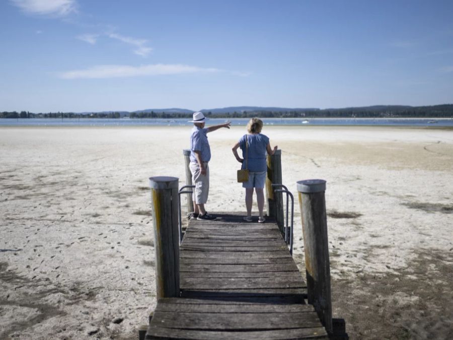 Der Untersee des Bodensees bei tiefem Pegelstand, aufgenommen am Samstag, 13. August 2022, in Triboltingen TG. Der Pegel liegt bei 394,80 Metern über Meer und ist damit Anfang August so tief