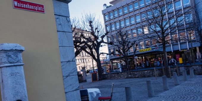 Der Waisenhausplatz in Thun. Der Waisenhausplatz in Thun.