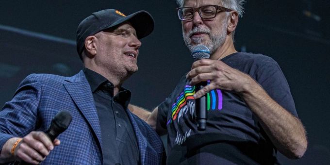 Kevin Feige (l.) und James Gunn haben Mitgefühl gezeigt. batgirl