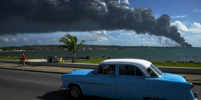 Der Brand nahe Matanzas, aus der Ferne gesehen. matanzas