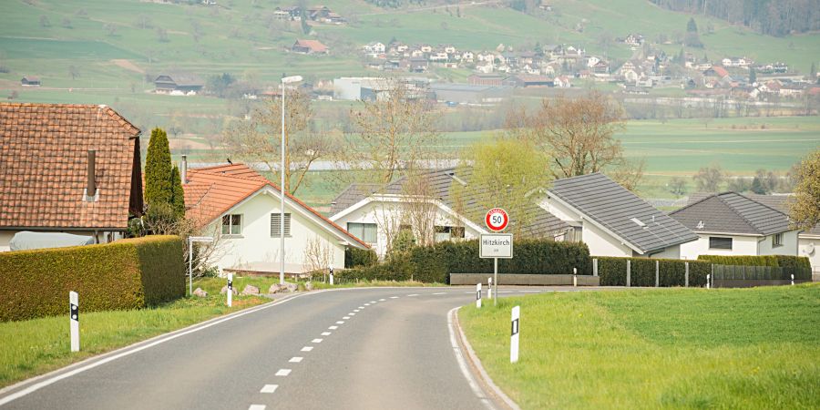 Die Ortseinfahrt auf der Lindenbergstrasse Richtung Hitzkirch.