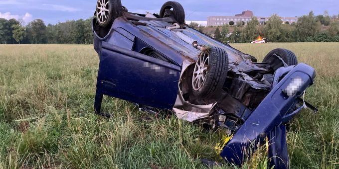 Schwarzenbach SG - Auto überschlägt sich bei Unfall mehrfach