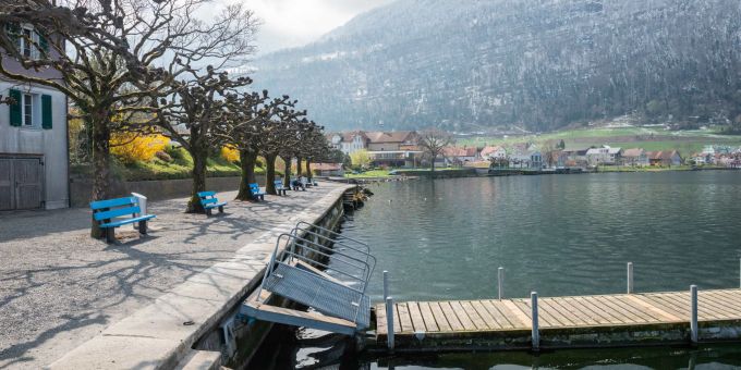 Die Seepromenade in Arth am Südufer des Zugersees. Die Seepromenade in Arth am Südufer des Zugersees.