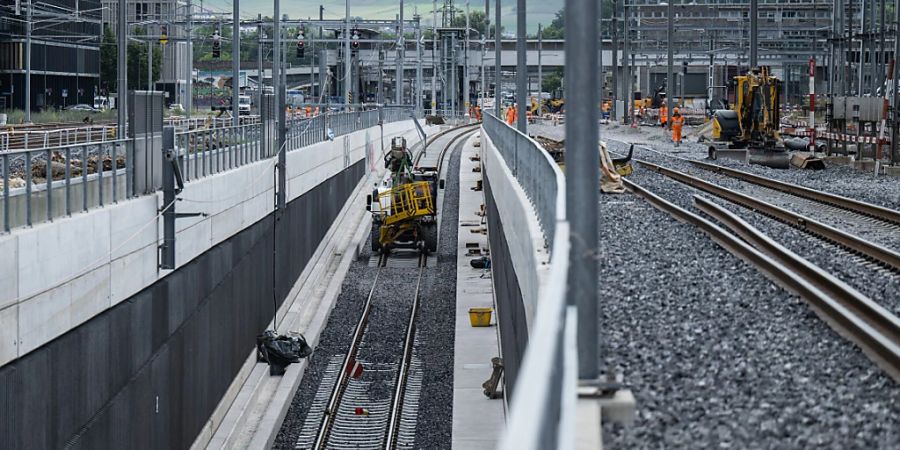 Blick auf das Wylerfeld in Bern-Wankdorf, wo die SBB mit einem Tunnel (Bildmitte) die Verkehrsströme besser entflechten wollen.