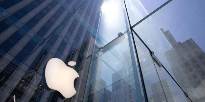 Ein Apple Store auf der New Yorker Fifth Avenue. Ein Apple Store auf der New Yorker Fifth Avenue.