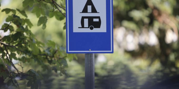 Zugerinnen und Zuger auf Reisen verlieren ihr Wahlrecht, bleiben aber steuerpflichtig. Camping wird immer beliebter. Auf der Branchenfachmesse Caravan Salon in Düsseldorf präsentieren ab morgen die Hersteller ihre neuen Wohnmobile und Wohnwagen.