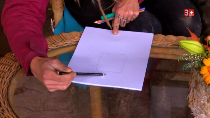 Die beiden designen ein Insekten-Häuschen. bauer