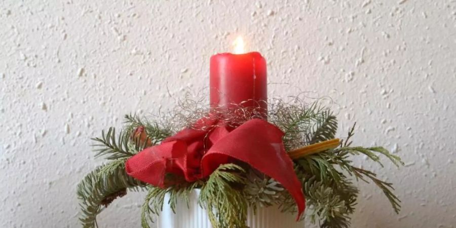 Wegen Corona fühlen sich an Weihnachten wohl noch mehr Menschen einsam als sonst. Foto: Peter Endig/dpa-Zentralbild/dpa