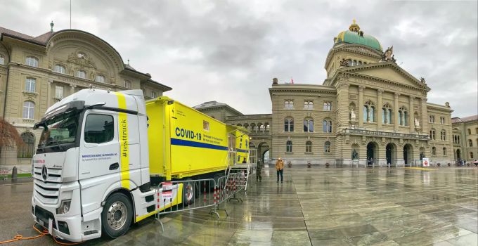 Das Test-Mobil des Kantons Bern auf dem Bundesplatz am 3. Februar 2021. Test-Mobil Coronavirus Kanton Bern
