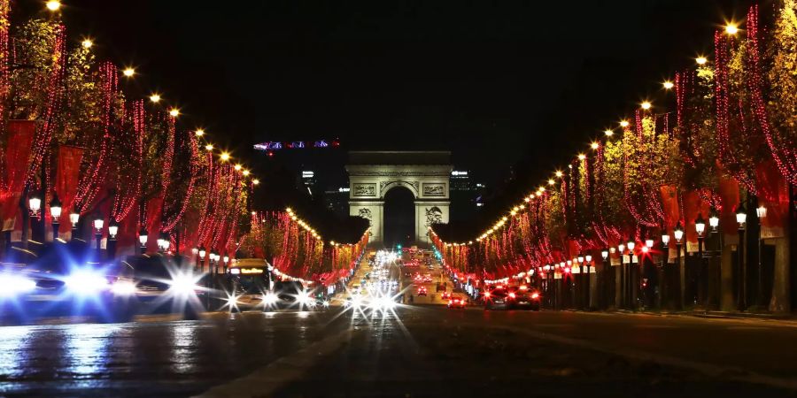 Weihnachtsbeleuchtung auf den Champs-Elysees