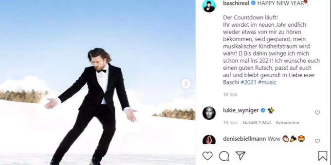 Sänger Baschi verabschiedet sich elegant im Anzug auf dem Eis vom Corona-Jahr 2020. Baschi