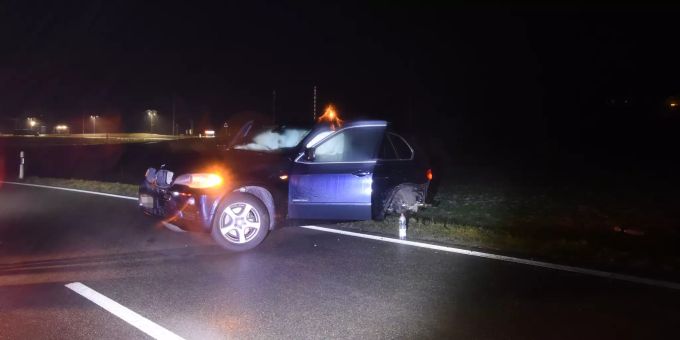Lütisburg Station SG: Auto prallt in Gegenverkehr