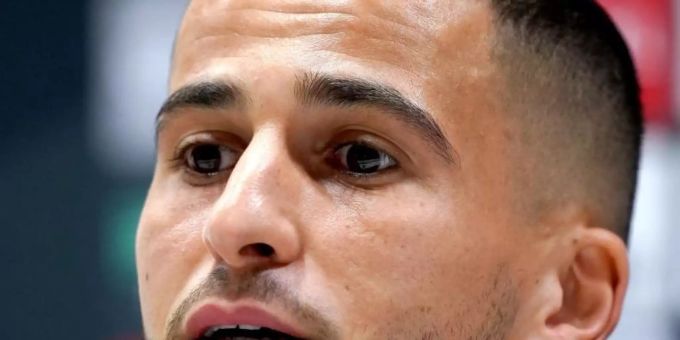 Der Norweger Omar Elabdellaoui von Galatasaray Istanbul ist in der Silvesternacht von explodierendem Feuerwerk verletzt worden. Foto: John Walton/PA Wire/dpa Der Norweger Omar Elabdellaoui von Galatasaray Istanbul ist in der Silvesternacht von explodierendem Feuerwerk verletzt worden. Foto: John Walton/PA Wire/dpa