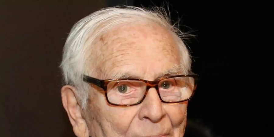 Pierre Cardin starb im Alter von 98 Jahren. Foto: Antonio Calanni/AP/dpa