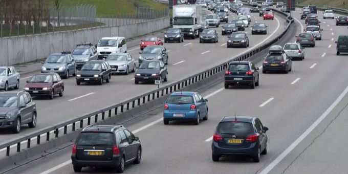 Auf der A5 zwischen Bühl und Achern ereignete sich am Sonntagnachmittag ein tödlicher Unfall. (Symbolbild) A5