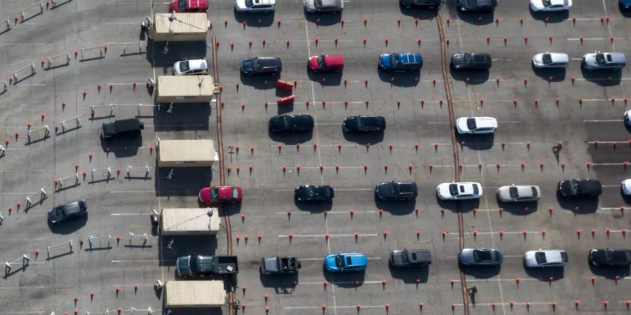 Drive-Thru-Corona-Teststation in Los Angeles. Foto: Ringo Chiu/ZUMA Wire/dpa