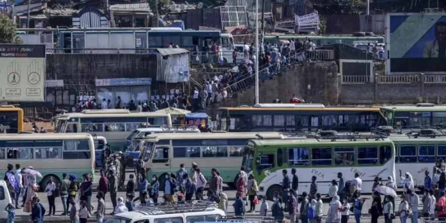 «Die militärische Eskalation in Äthiopien bedroht die Stabilität des ganzen Landes und der Region», sagte der EU-Kommissar für Krisenmanagement. Foto: Mulugeta Ayene/AP/dpa