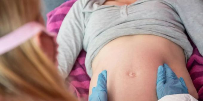 Die Impfung bei Schwangeren ist höchst umstritten. coronavirus