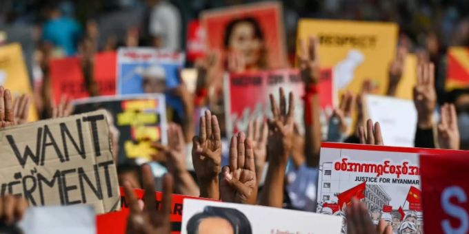 Proteste gegen das Militär Proteste gegen das Militär