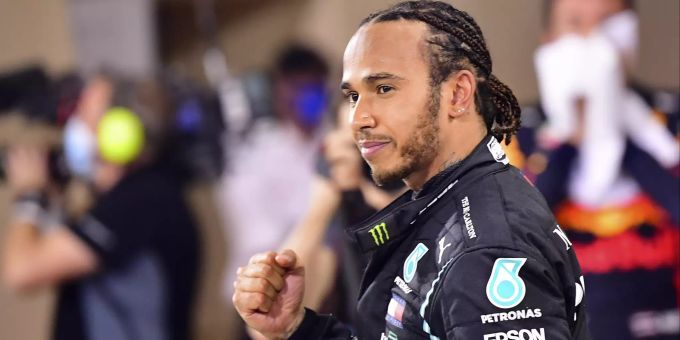 Lewis Hamilton hat bereits viele Formel-1-Saison Rekorde aufgestellt. Er soll weiterhin für Mercedes fahren. Lewis Hamilton
