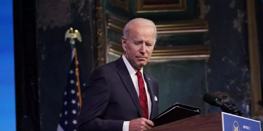 «Wir sind weiter in einem sehr dunklen Winter. Wir sind im Krieg mit diesem Virus», sagt Biden. Foto: Matt Slocum/AP/dpa