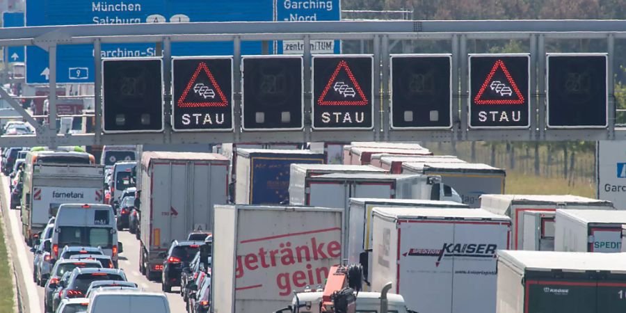 Bessere Arbeitsbedingungen für LKW-Fahrer und gleich lange Spiesse für Spediteure: Mehrere EU-Staaten haben gegen das im Juli verabschiedete Mobilitätspaket beim EU-Gerichtshof einzelne Klagen eingereicht. (Archiv)