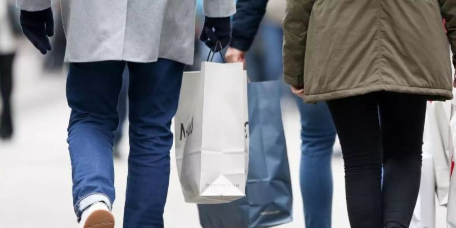 «Kauf-Nix-Tag»: 24 Stunden ohne Shopping sollen dafür das Bewusstsein schärfen. Foto: picture alliance / Bodo Marks/dpa