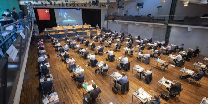 Der Schwyzer Kantonsrat während der Schwyzer Kantonsratssitzung vom Mittwoch, 27. Mai 2020 im MythenForum in Schwyz während der Corona-Pandemie. Schwyzer Kantonsrat