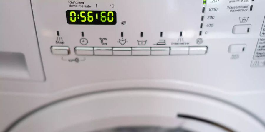 Konsumentinnen und Konsumenten sollen Produkte wie Waschmaschinen besser reparieren können, als immer einen Neukauf tätigen zu müssen. Die Konsumentenschutzorganisationen setzen dieses Ziel im 2021 ins Zentrum. (Symbolbild)