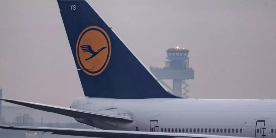 Die Lufthansa einigte sich mit der Vereinigung Cockpit auf einen längerfristigen Krisentarifvertrag. Foto: Boris Roessler/dpa