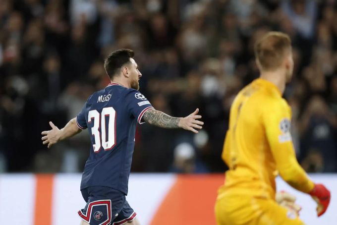 Lionel Messi trifft gegen RB Leipzig doppelt. Lionel Messi