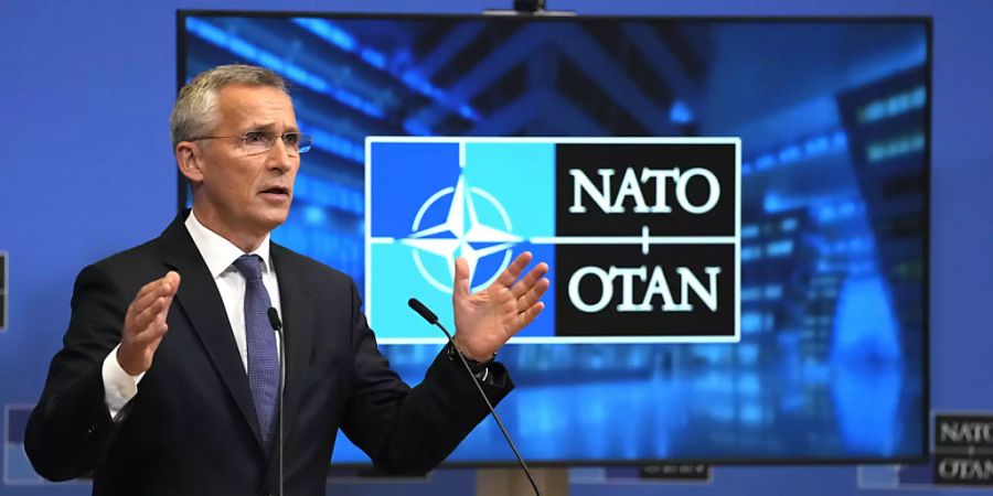 NATO-Generalsekretär Jens Stoltenberg spricht während einer Pressekonferenz nach einem Treffen der nationalen Sicherheitsberater im NATO-Hauptquartier in Brüssel. Stoltenberg bezeichnete am Donnerstag die Beziehungen zu Moskau als so schlecht wie seit dem Kalten Krieg nicht mehr. Foto: Virginia Mayo/Pool AP/dpa
