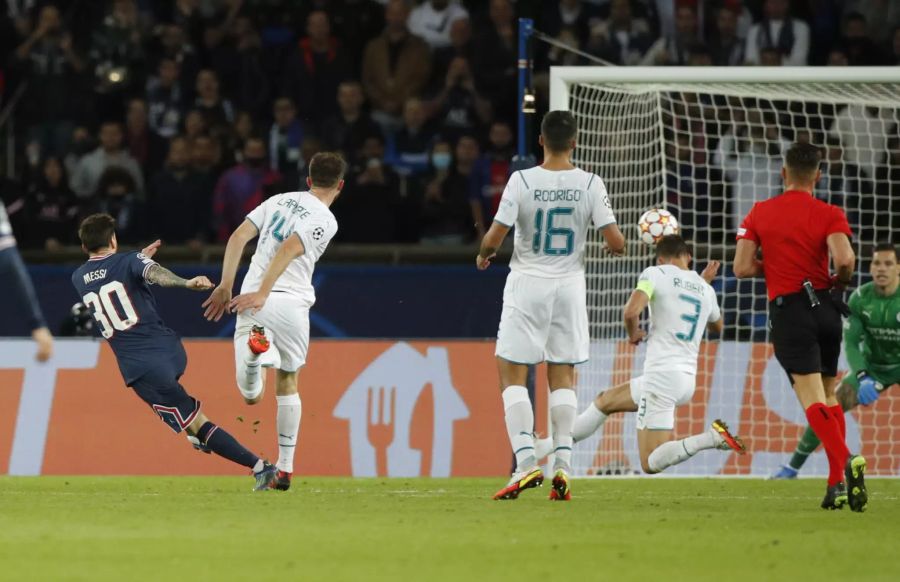 Messi erzielte sein erstes Tor für PSG nach einer Vorlage von Mbappé.