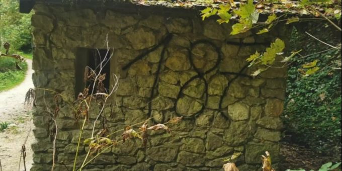 Das Kiosk-Häuschen in Hägendorf SO wurde auf allen vier Seiten besprayt. Hägendorf