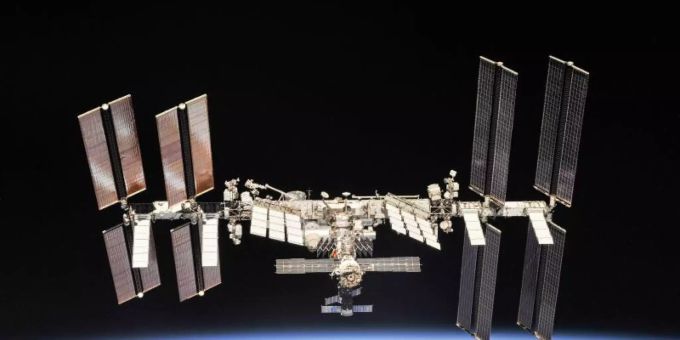 Flug ins All - Russische Rakete bringt Weltraum-Touristen zur ISS